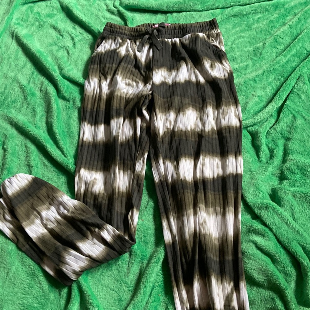 Girls 1st Kiss Joggers